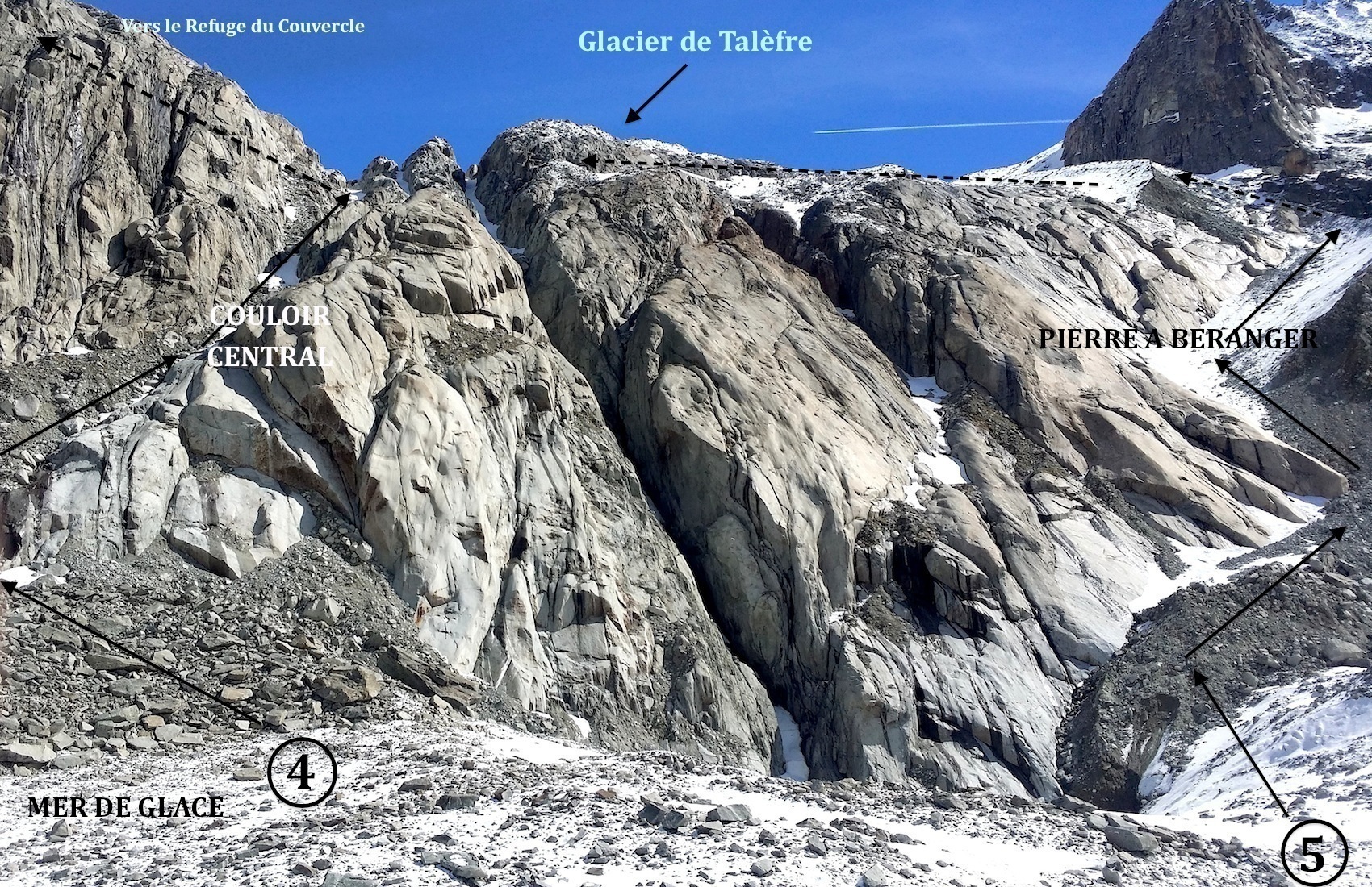 Accès au refuge du Couvercle (Massif du Mont Blanc) sous la langue terminale du Glacier de Talèfre